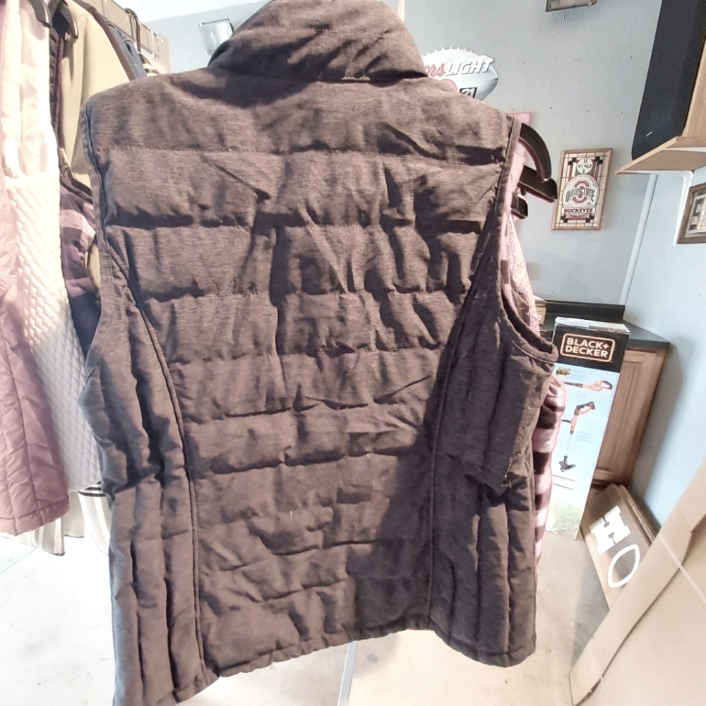 Womens heatkeep outerwear vest.
